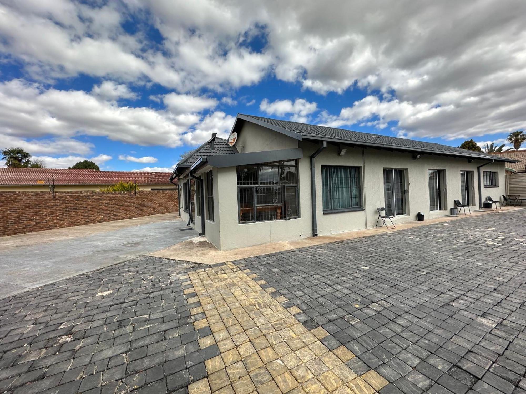 Favour Guest House Polokwane Eksteriør bilde