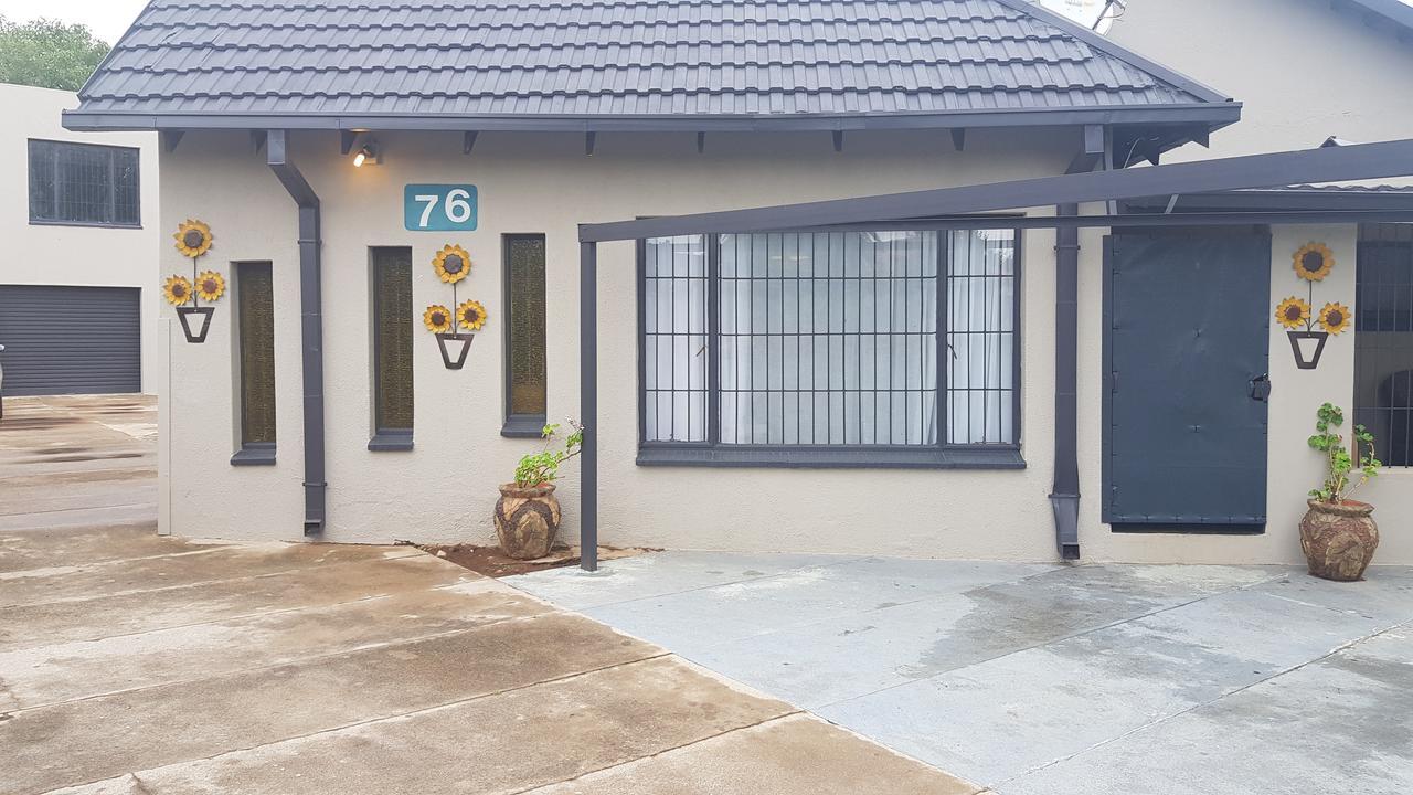 Favour Guest House Polokwane Eksteriør bilde